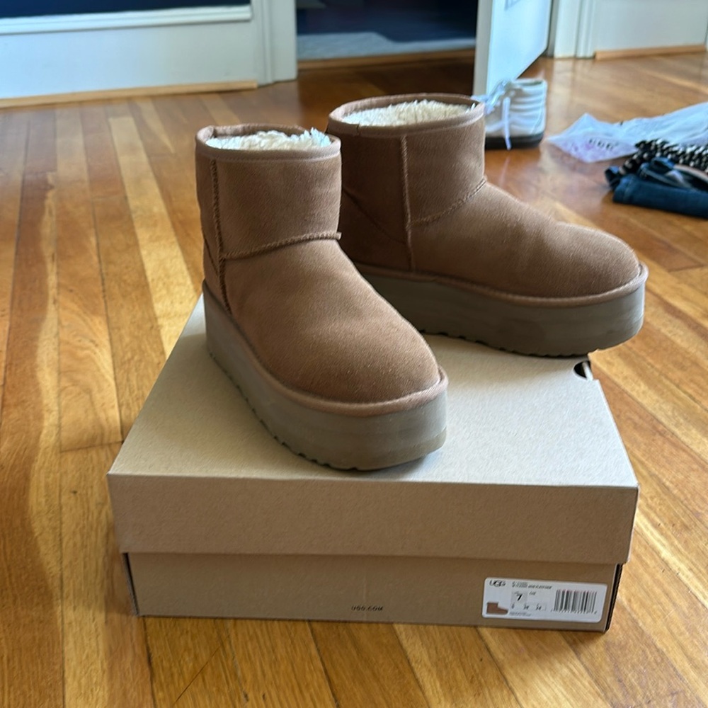 Ugg classic mini platform